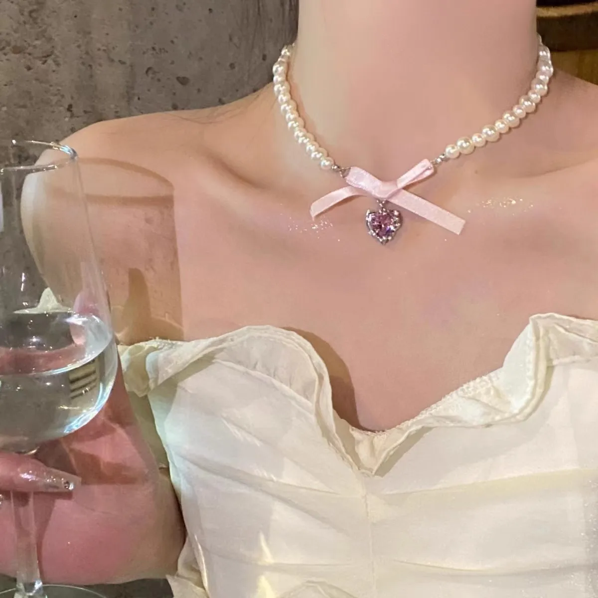 قبلة مجوهرات رومانسية الوردي اللون القوس عقدة اللؤلؤ مطرز قلادة للنساء INS أزياء الفتيات الحلو الخرز المختنق قلادة هدية #1