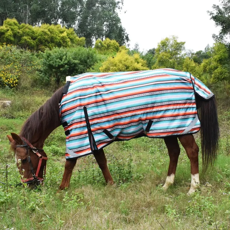 2023 Neuer Stil: 5000+ Ripstop, wasserdicht, gestreift, mittelgewicht, Pferdedecken mit individuellem Logo-Service