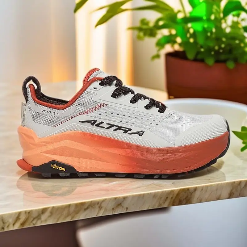 

BootsMaximum Cushion, Enhanced Stability for Workouts