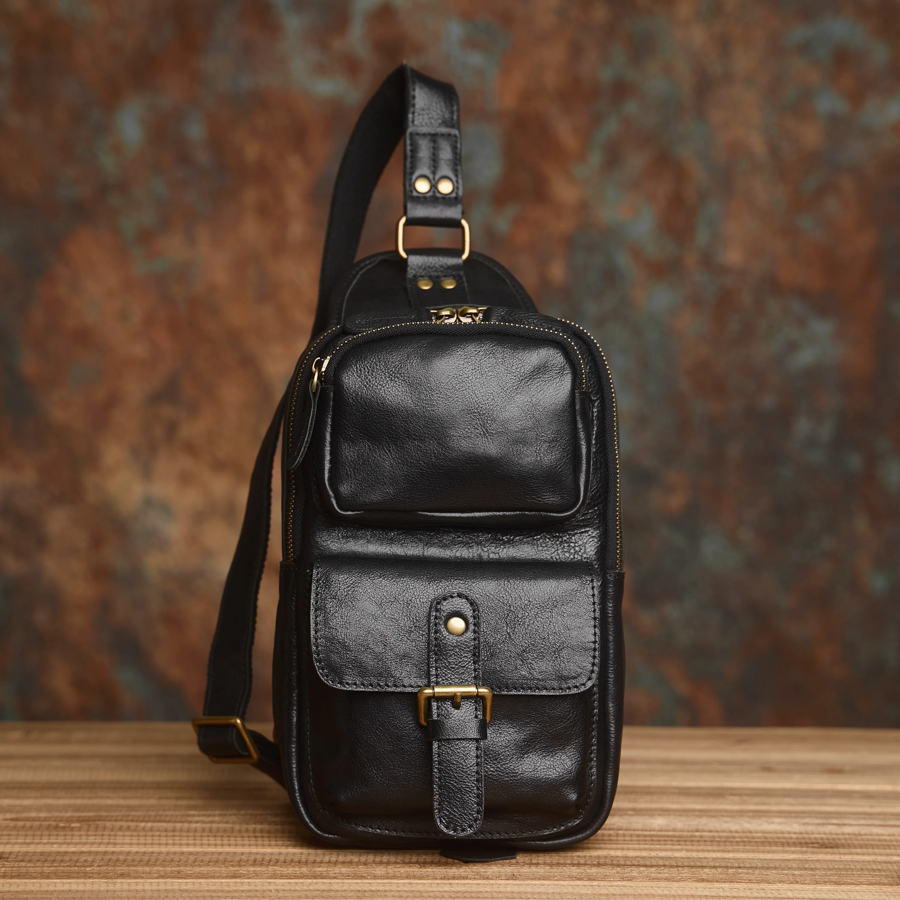 NASVA Echtleder Herren-Brusttasche Vintage Umhängetasche für Männer, Crossbody-Schultertasche Lässiger Kleiner Rucksack – Detail 12