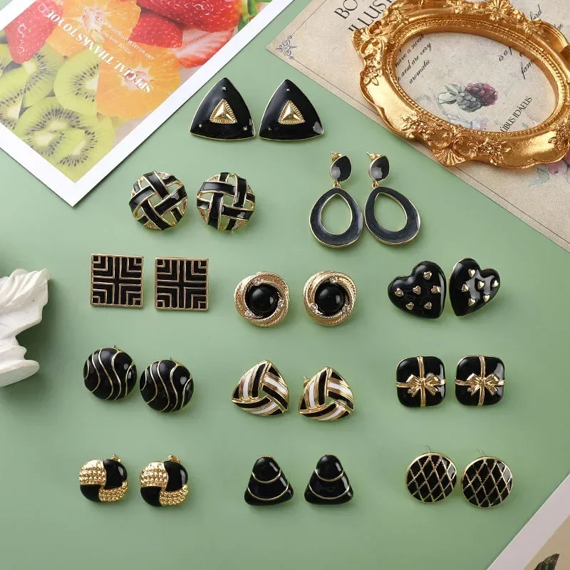 2023 New Elegant Retro Drip Glaze Balck Asymmetry Ancient Flowers Goometric People Avatars Earrings for Women Party Gift Jewelry