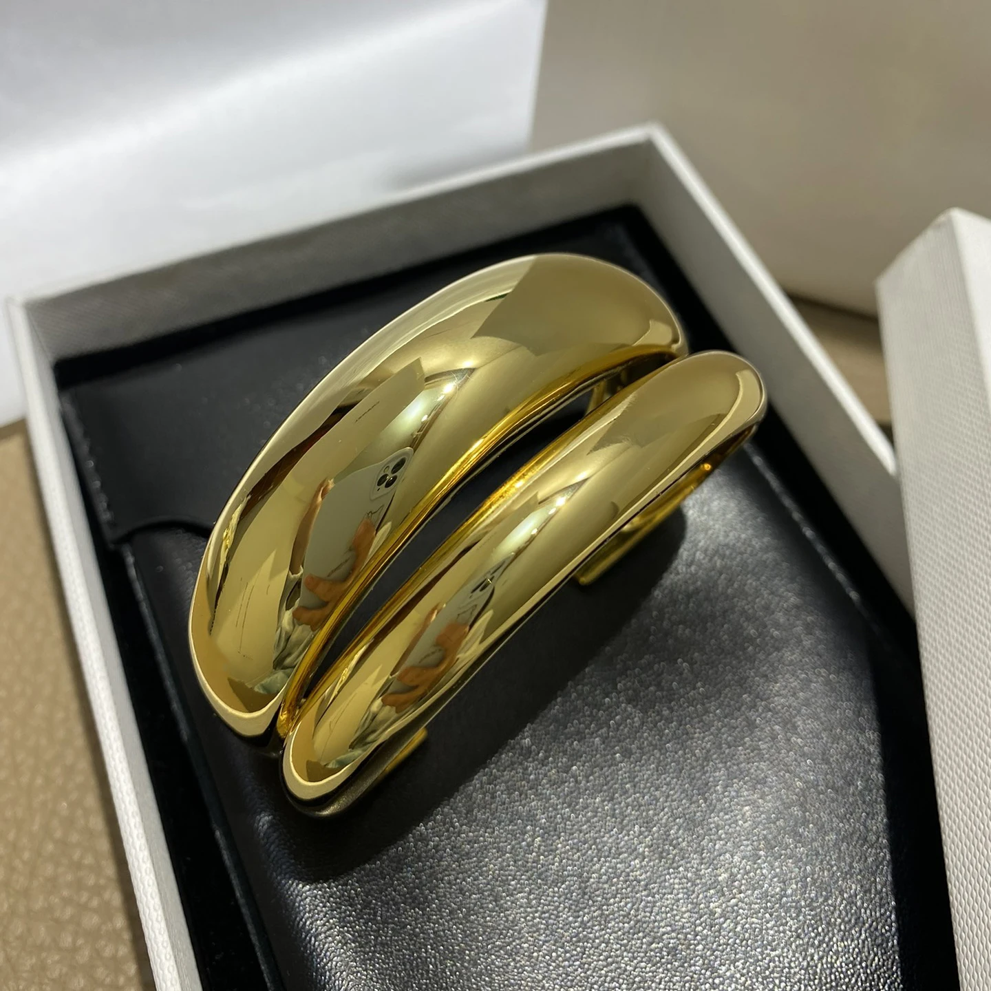 

New Europe Designer Brand Brass Plated Gold Smooth Luxury Bracelet Woman Top Quality Jewelry