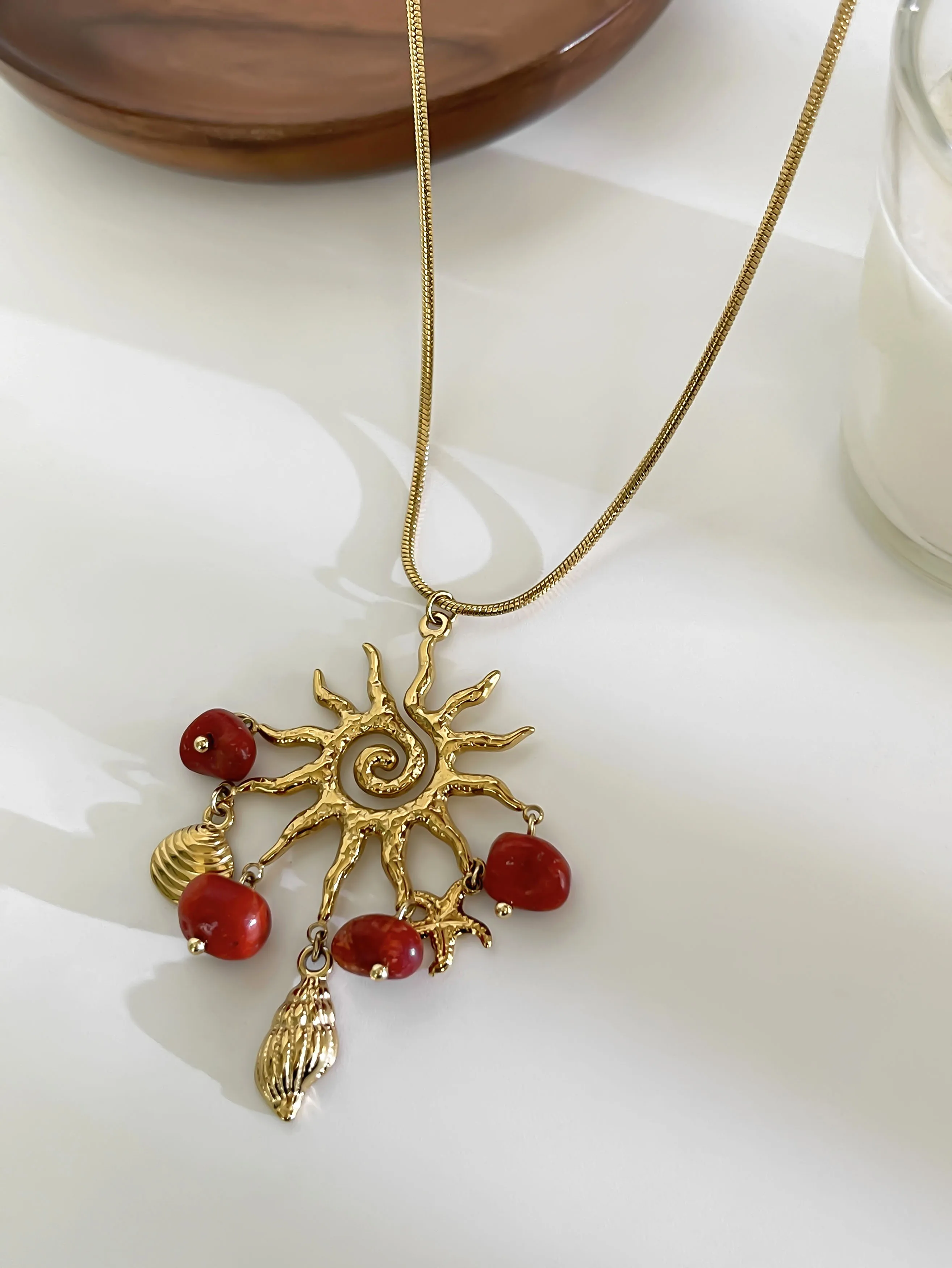 Peri'sbox بيان الأزياء الفولاذ المقاوم للصدأ مطلية بالذهب عباد الشمس الحجر الطبيعي قلادة المرأة قلادة مصمم مجوهرات فريدة من نوعها