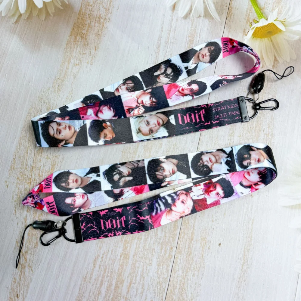 StrayKids DO IT KPOP ألبوم جديد مجموعة مروحة المشاهير غطاء بطاقة الهاتف المحمول حبل معلق بطاقة الأرز بطاقة المدرسة حبل هدية #5