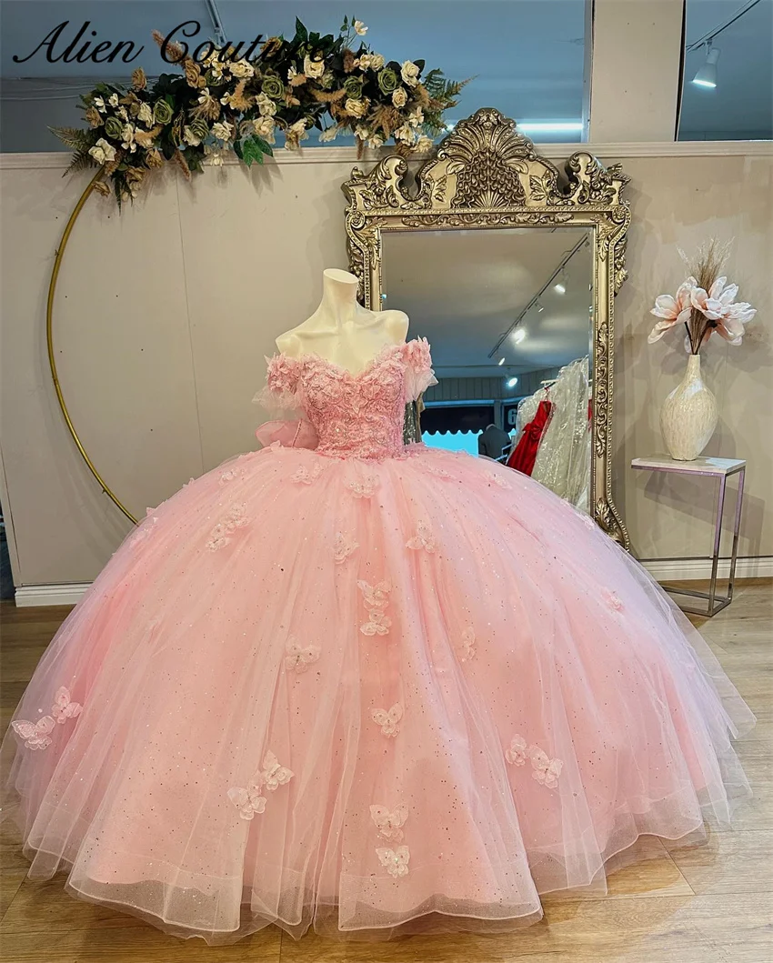 ثوب الكرة الوردي Quinceanera ، الخرز ، القوس الماسي ، زين الفراشة ، حفلة عيد الميلاد ، حلوى 16 ، 15 سنة ، أو