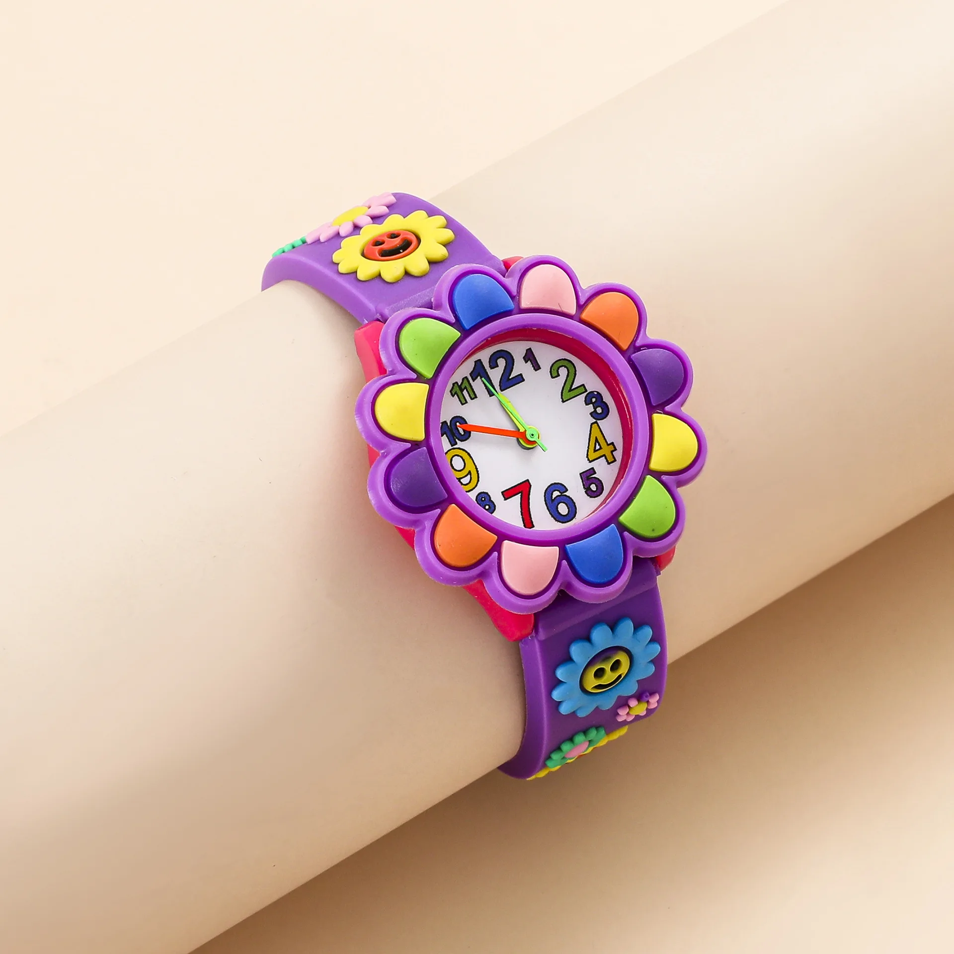 Children\'s Cartoon Watch Quartz Silicone Watch Elementary School Girls Boys Children\'s Watch 3D Silicone Strap