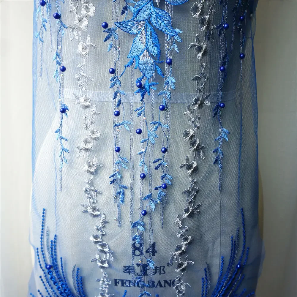 Niebieska koronka tkaniny kwiatowe koraliki Rhinestone V kołnierz haftowana suknia aplikacje Mesh Sew Patch na ślub sukienka dekoracyjna DIY — zdjęcie 4