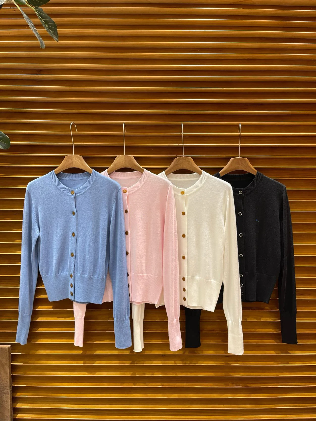 

Pure Quality Spring New Embroidered Slim Fit Thin Wool Knitted Cardigan Women's Top Comfortable Breathable Long Sleeve round ...