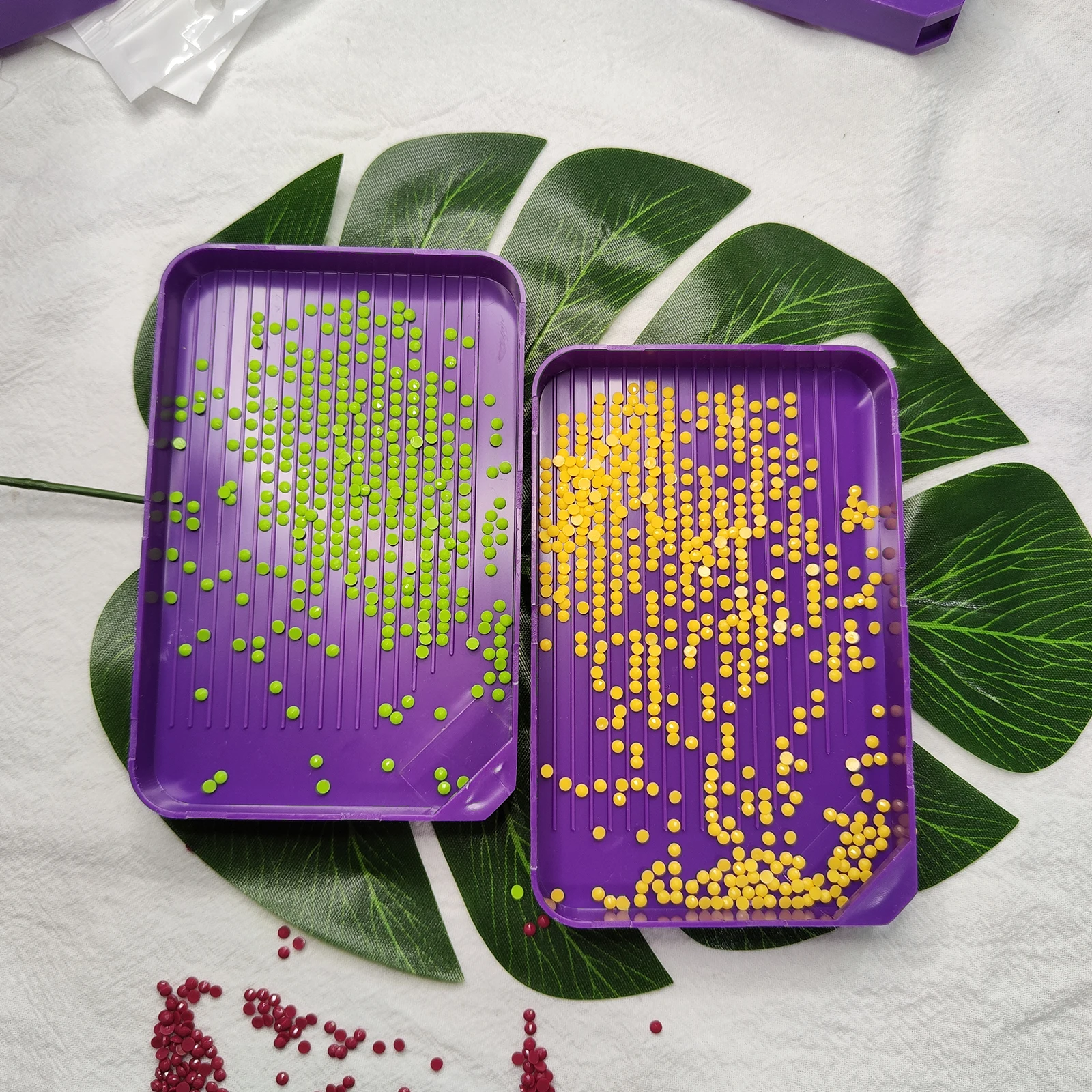 Diamond Painting Tray Organizer Plastic Bead Sorting Trays Plate for DIY Cross Stitch Nail Art Dotting Tool and Craft Supplies