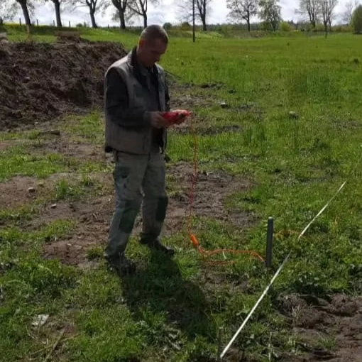 

High Accuracy PQWT-TC300 Underground Water Detector for 300 Meters Underground Water Borehole Detector