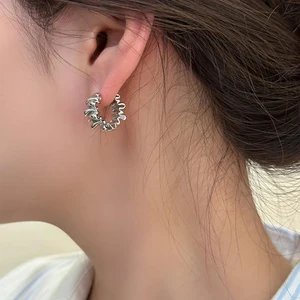 أقراط مطوية متموجة غير منتظمة للنساء الرجعية العصرية المعدنية النحاس تصميم بسيط مزاج مجوهرات الأزياء العليا أفضل 6 هدية مبيعات لامرأة تبلغ من العمر 60 عاما - No5