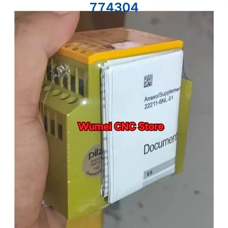 brand new for PILZ  relay PNOZ X2C   774304