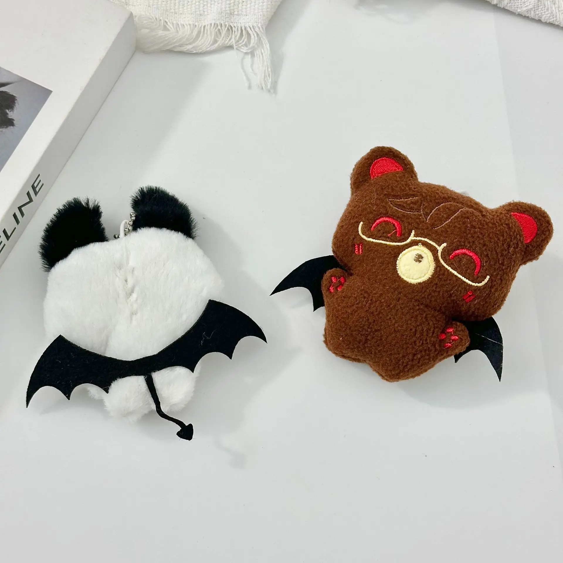 Lustiger Fledermaus-Anhänger mit kleinem Teufel, süßer Plüsch-Geisterbär, quietschender Puppentaschen-Schlüsselanhänger-Anhänger – Detail 3