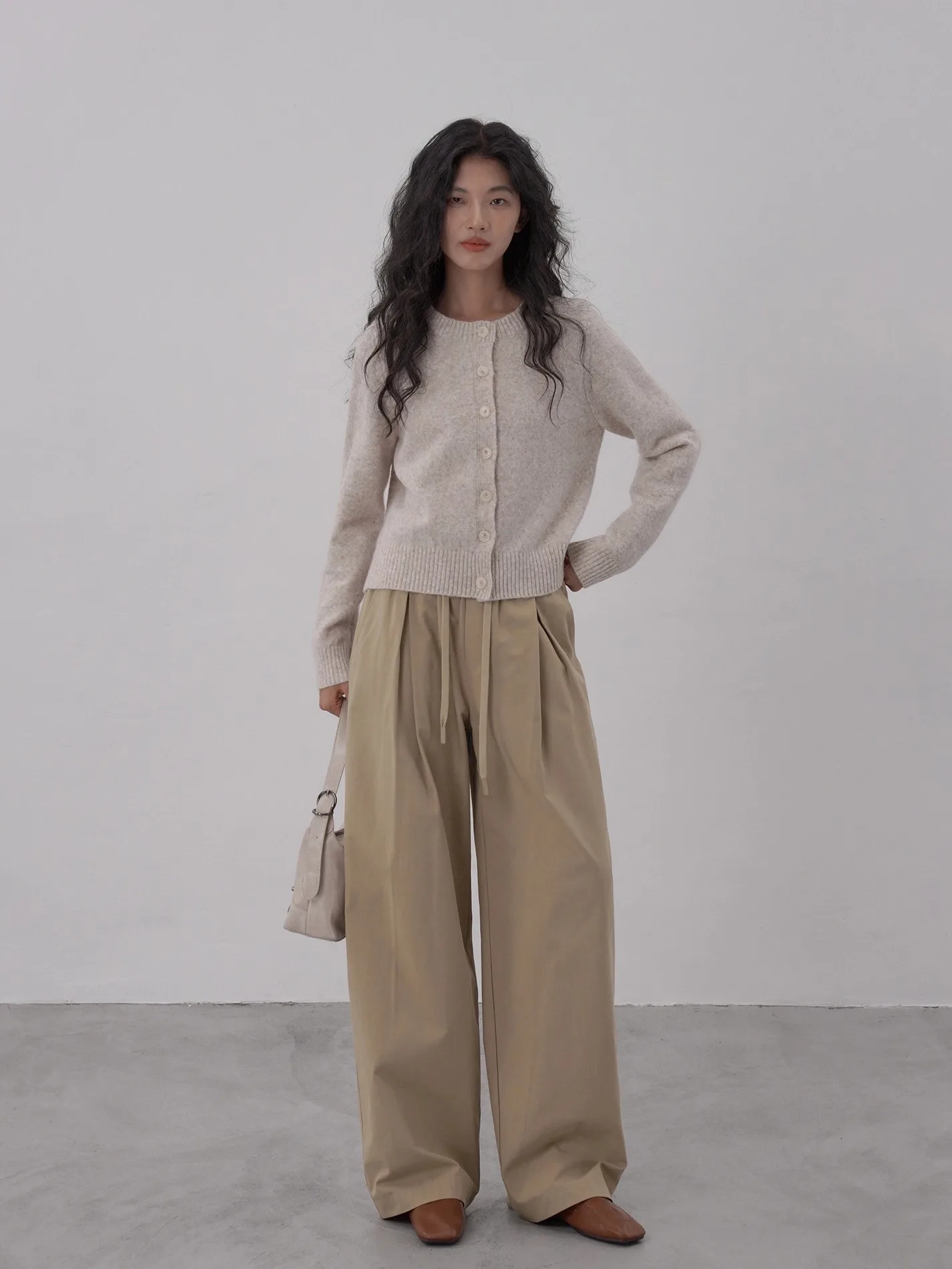 

Женский вязаный кардиган EIGHTHMONTH с круглым вырезом, свободный крой, осенняя новинка, укороченный, стройнящий свитер-жакет, топ