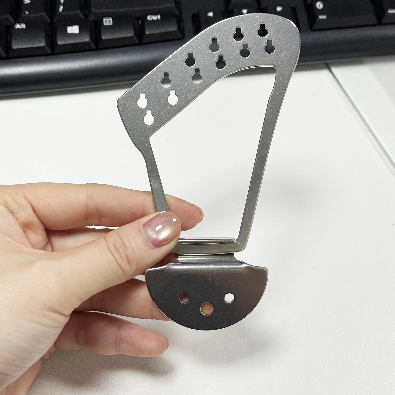 

12-string 1.6mm Thick Steel Sheet Harp Tailpiece + Bracket to Replace R tp for Rickenbacker Electric Guitar Part Without Bolt