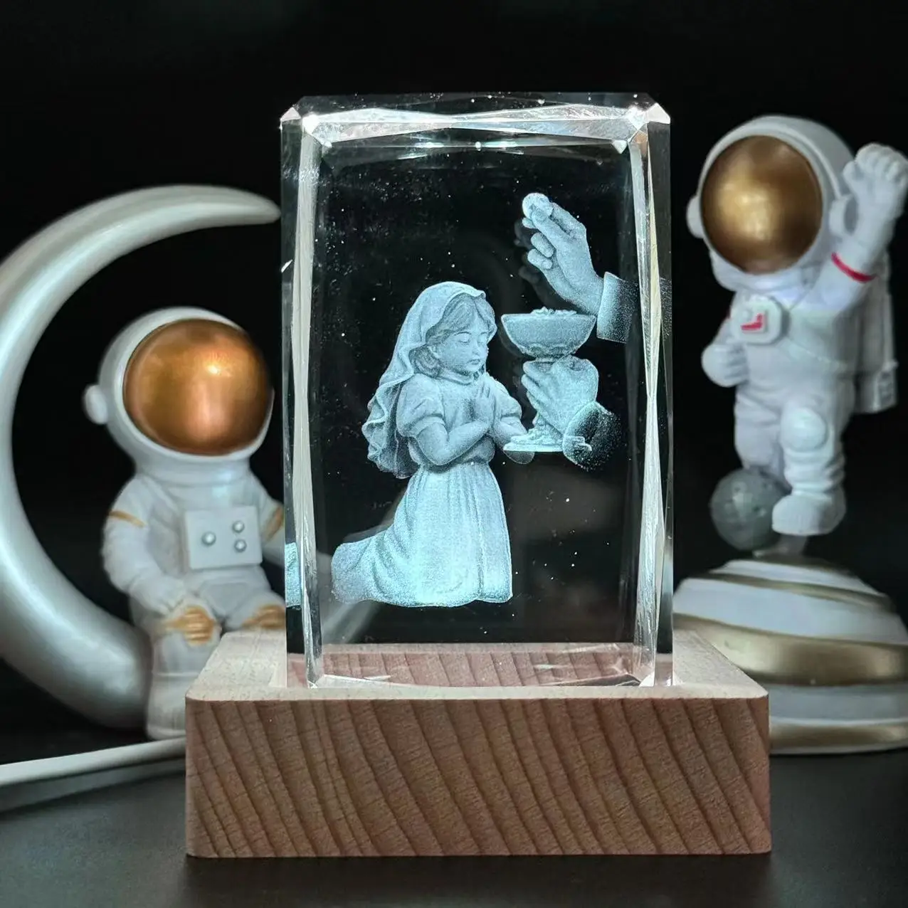 

1 шт., 3D лазерная резная квадратная ночная лампа для девочек-коммуникаций, с цветным световым деревянным патроном для лампы, украшение для украшения дома, s