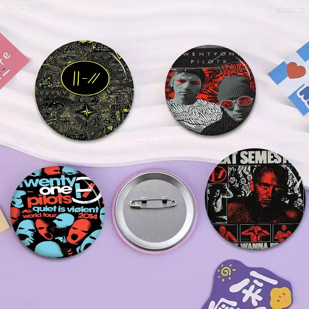 الفرقة T-Twenty O-One P-Pilots تخصيص لينة زر دبوس للنساء مجوهرات إبداعية مضحك شارة الكرتون عاشق قبعة