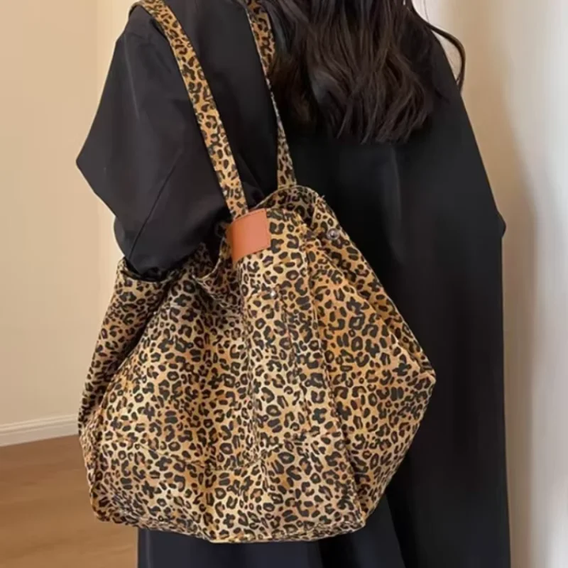 Bolsa tote com estampa de leopardo, bolsa de ombro de lona vintage, bolsa fashion de grande capacidade para compras de trabalho escolar