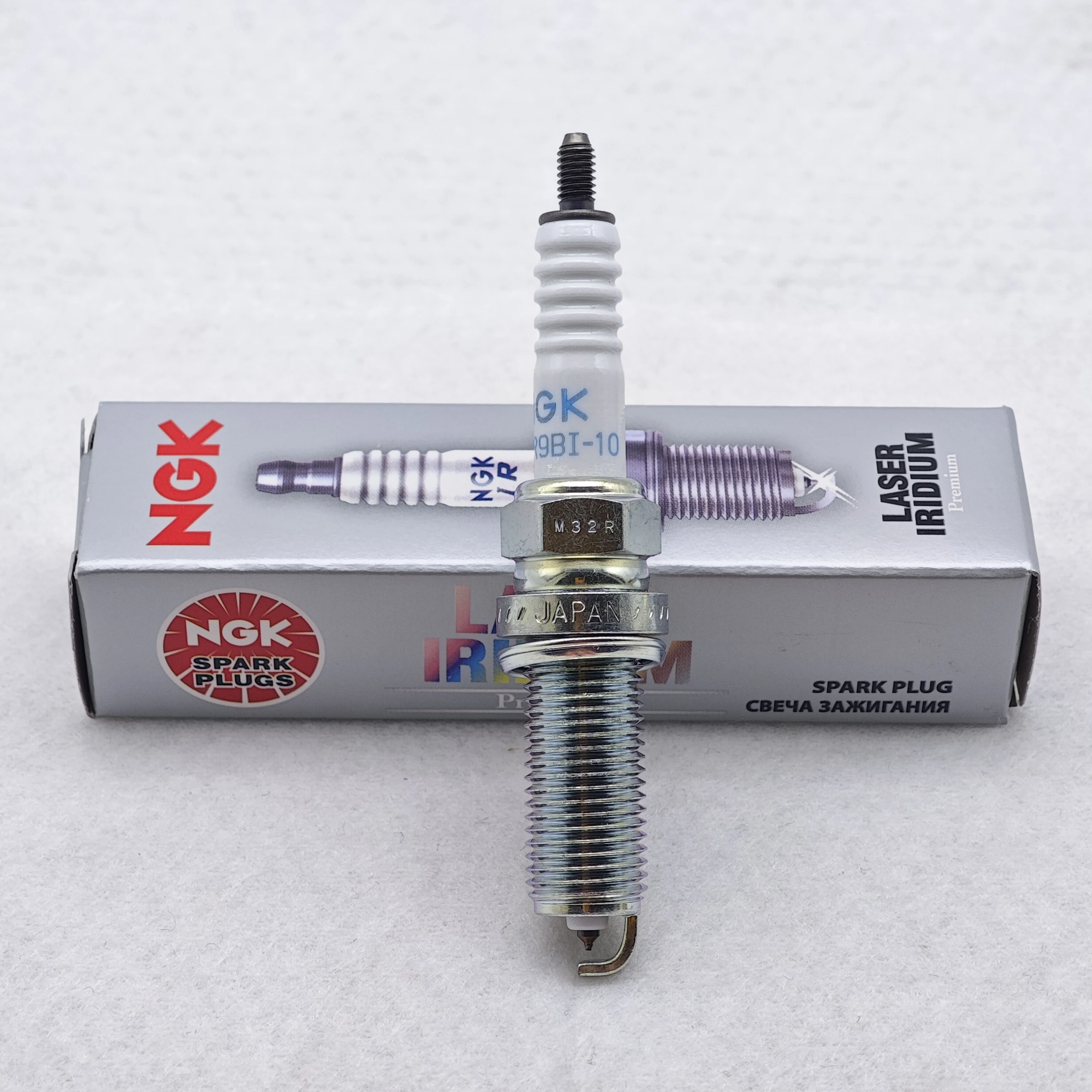 1pcs Original NGK Laser Iridium Spark Plug LKAR9BI-10 95371 LMAR7DI-10 96956 Suitable For HUSQVARNA 701 KTM 1090 1290