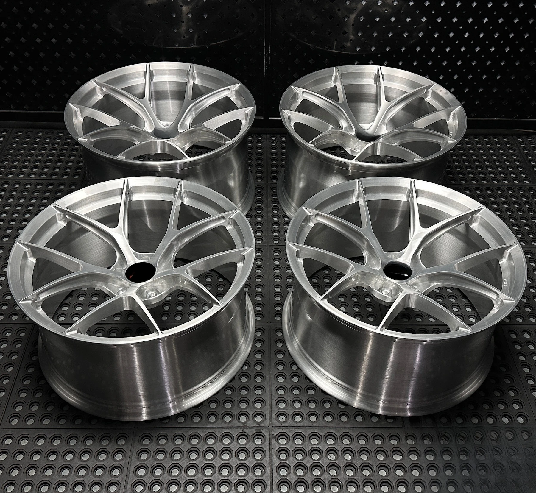 

E90 E92 F80 F82 G87 G80 G82 G83 F90 G90 M2 M3 M4 M5 5x112 5x120 Световогнутый обод MN Кованые колеса RA-12