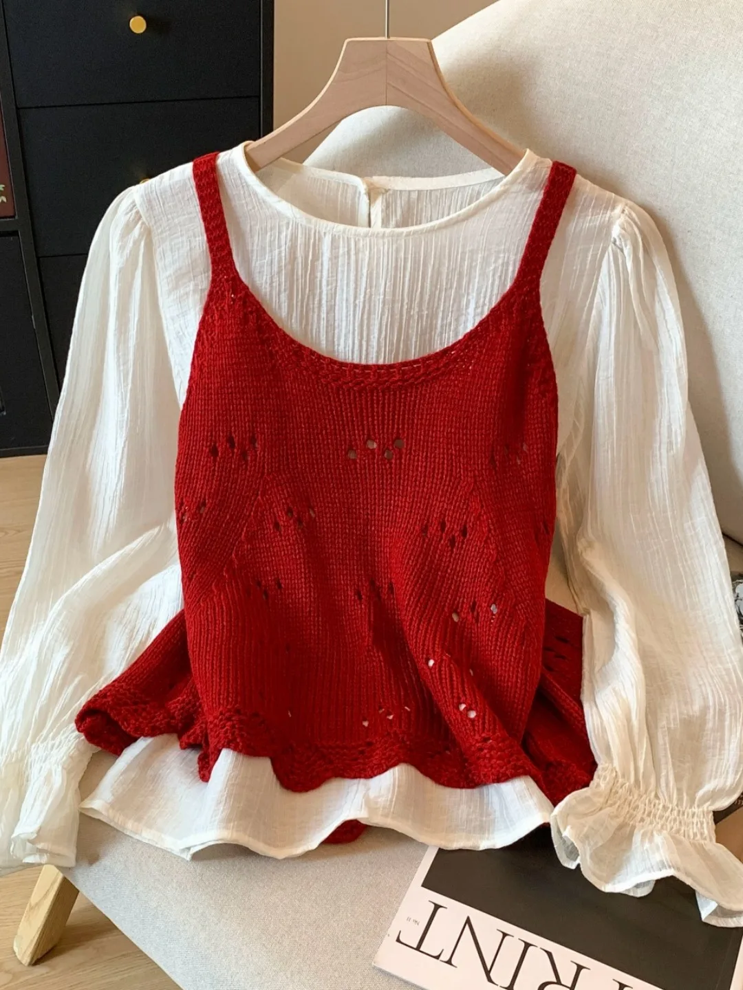 

Red Hollow out Knitted Strap Vest Women's Autumn New Sle Double Layer Long Sve irt Two Piece Set Self Preservation