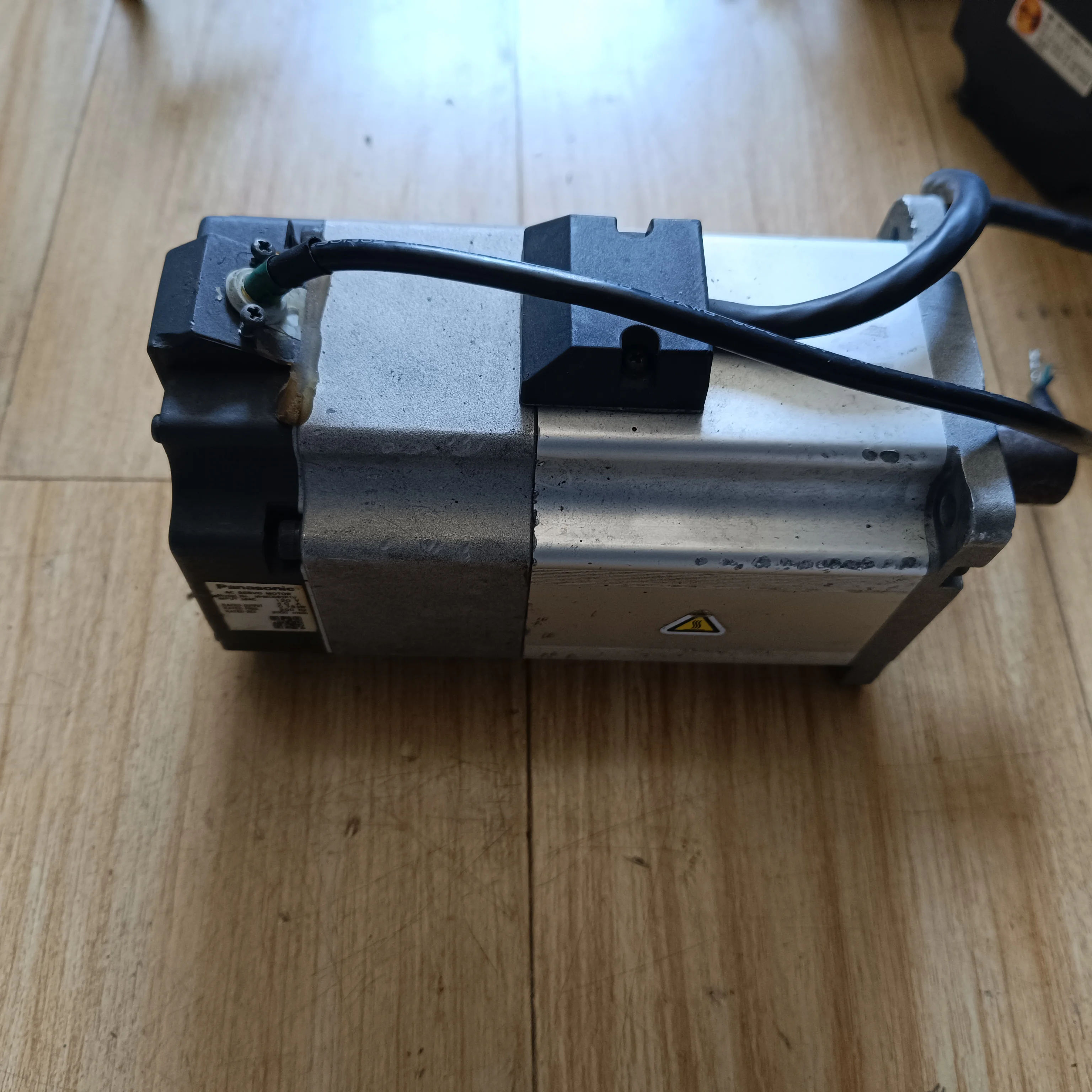 MHMD082P1V AC SERVO MOTOR 750W