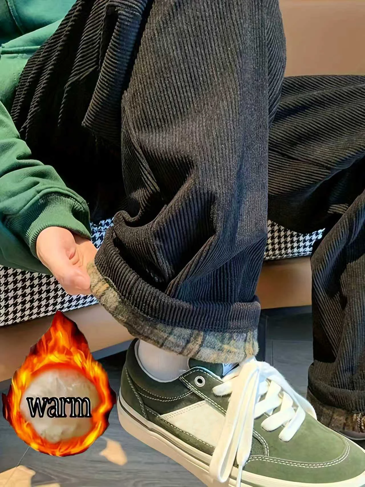 Pantaloni a gamba dritta casual scozzesi a blocchi di colore retrò in tinta unita per donna, pantaloni sportivi drappeggiati larghi in velluto a coste ispessito foderato in pile autunno e inverno, pantaloni di cotone giovanile, pantaloni versatili per pendolarismo in stile giapponese ispessito, alla moda