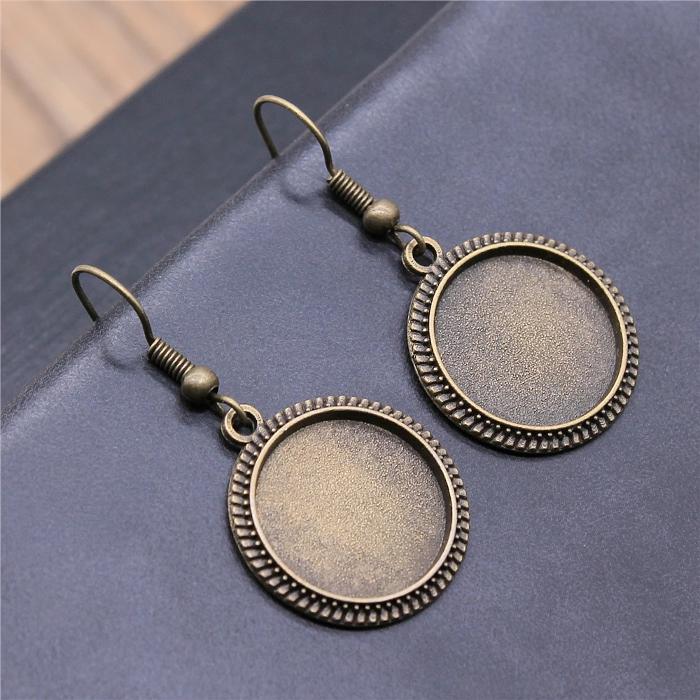 Vintage 2 Colors 16mm 20mm Round Simple Style Cameo Cabochon Pendant Base Setting Drop Earrings For Earring Making
