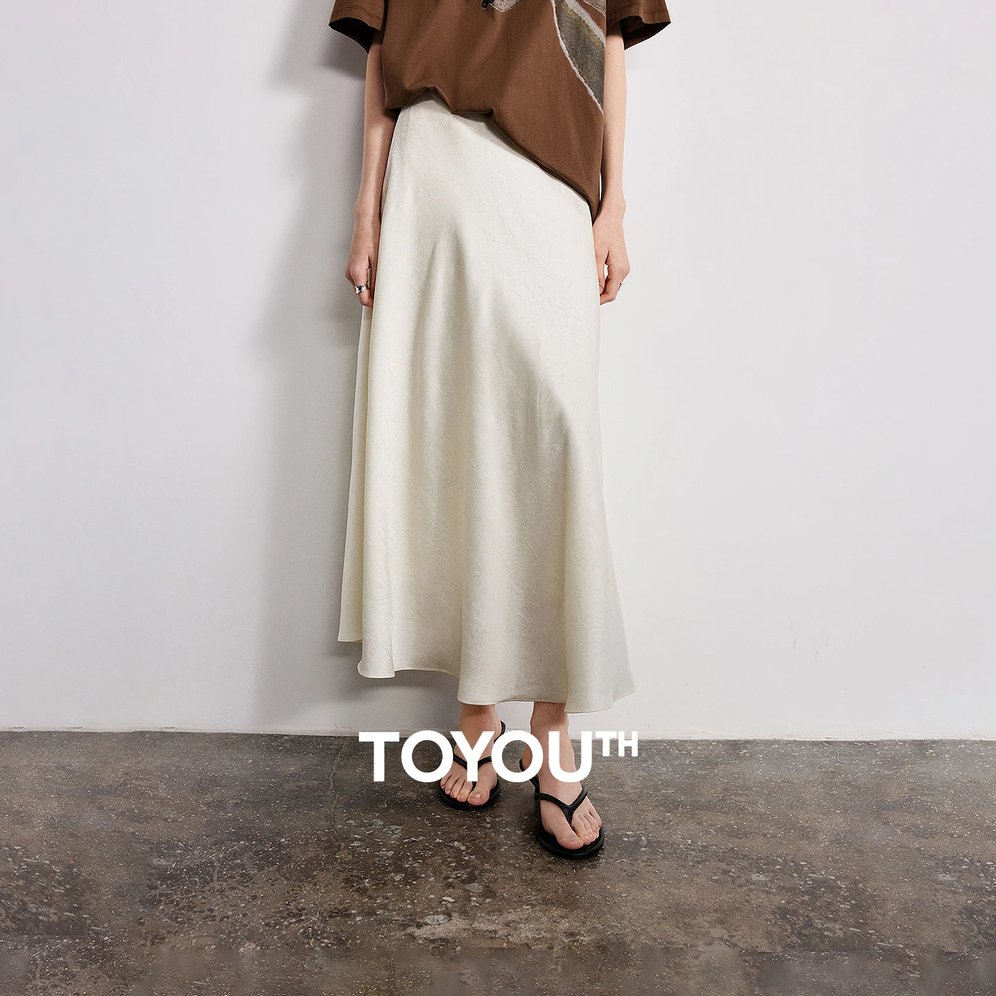 Falda Midi de Raso Brillante en Línea A para Mujer, TOYOUTH, Primavera 2026, Nueva, Beige Claro, Elegante, Ajustada, Informal de Oficina