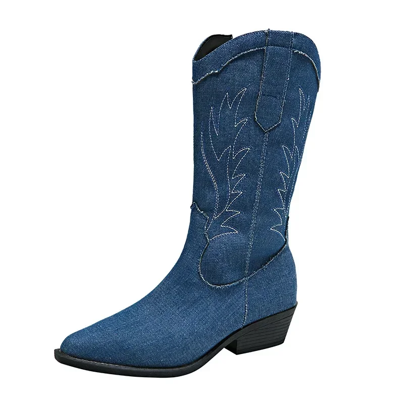 Botas de moto de caballero vaquero azul para mujer, botas de media pantorrilla vaquera al aire libre con tacones gruesos que combinan con todo, estilo occidental Retro bordado, 2024