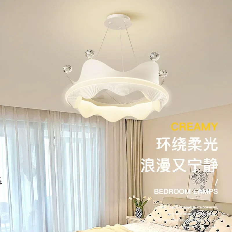 子供たち、クリーム色の風、寝室、シャンデリア、王冠、マスターベッドルーム、クリスタル