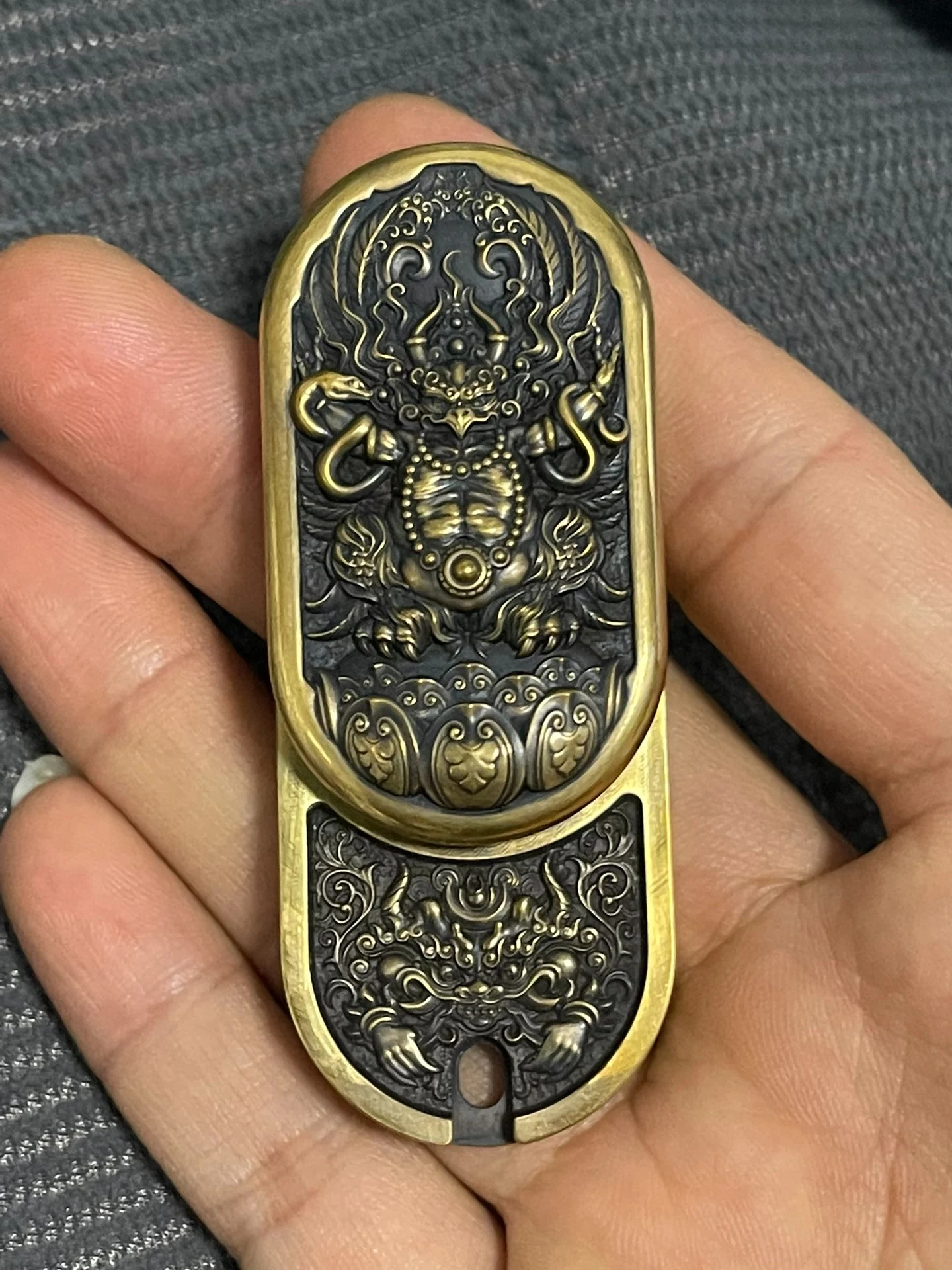 Used EDC Magic Art Music Yang Dapeng Bird Push Card Paragraph, Brass Relief, Exquisite Details, Crisp Sound