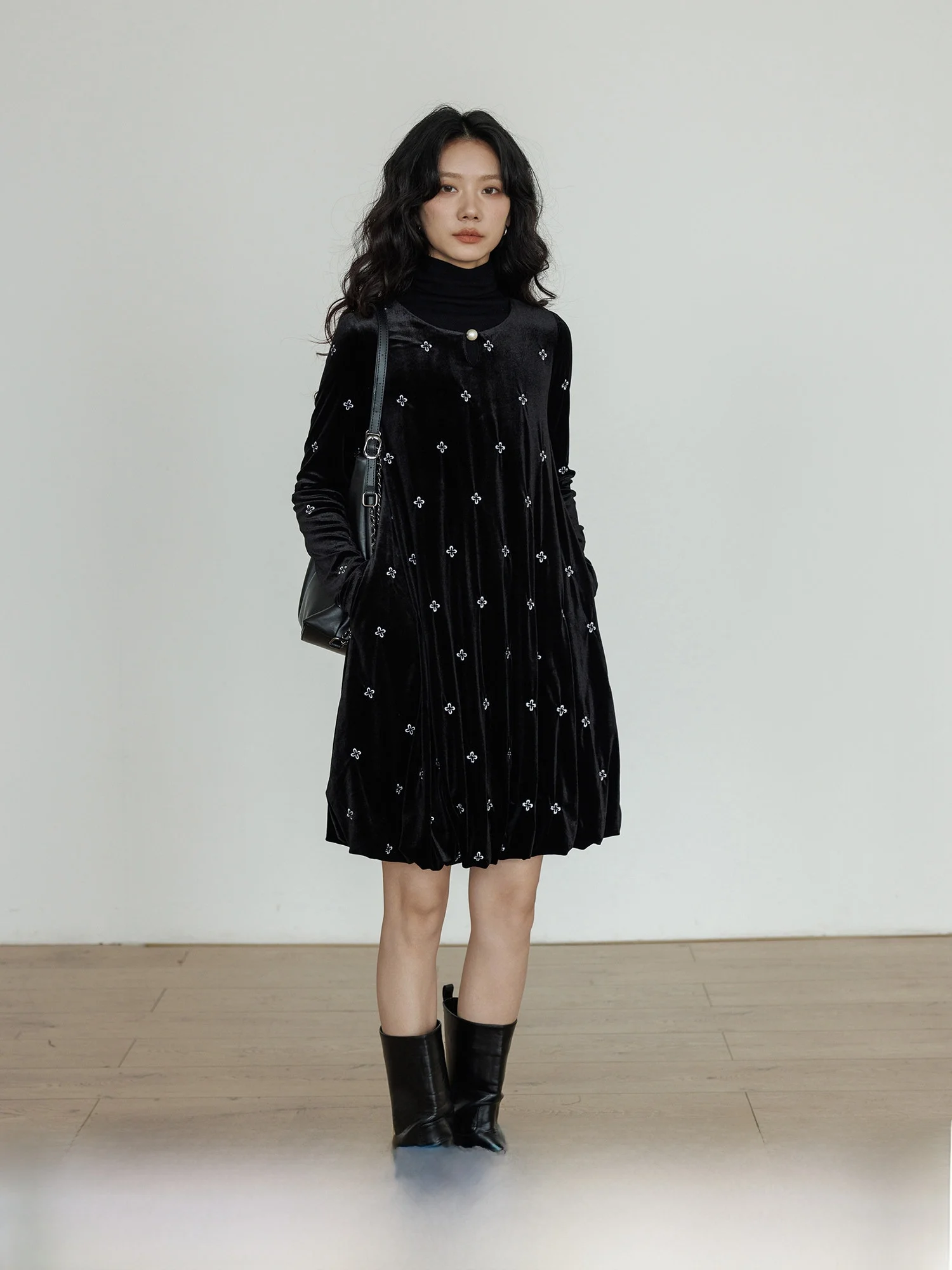 

Женская повседневная юбка-трапеция Velvet Bloom с длинным рукавом и круглым вырезом из полиэстера, для города, цельная модель