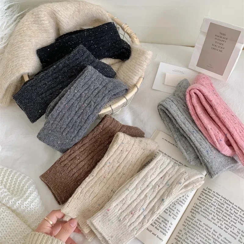 المرأة الجوارب شتاء جديد الجدة موضة النمط الياباني عادية طاقم الجوارب الدافئة مخطط الخريف جوارب من الصوف. بسيطة للفتيات العصرية