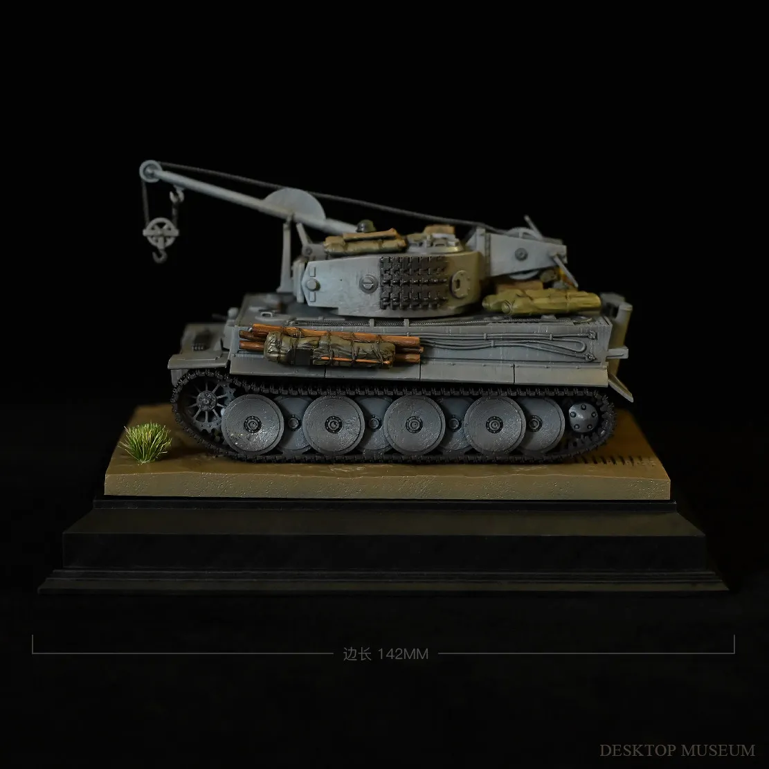 Handcrafted Resin WWII Tank Recovery Vehicle Model Finished Diorama Base Length 142mm