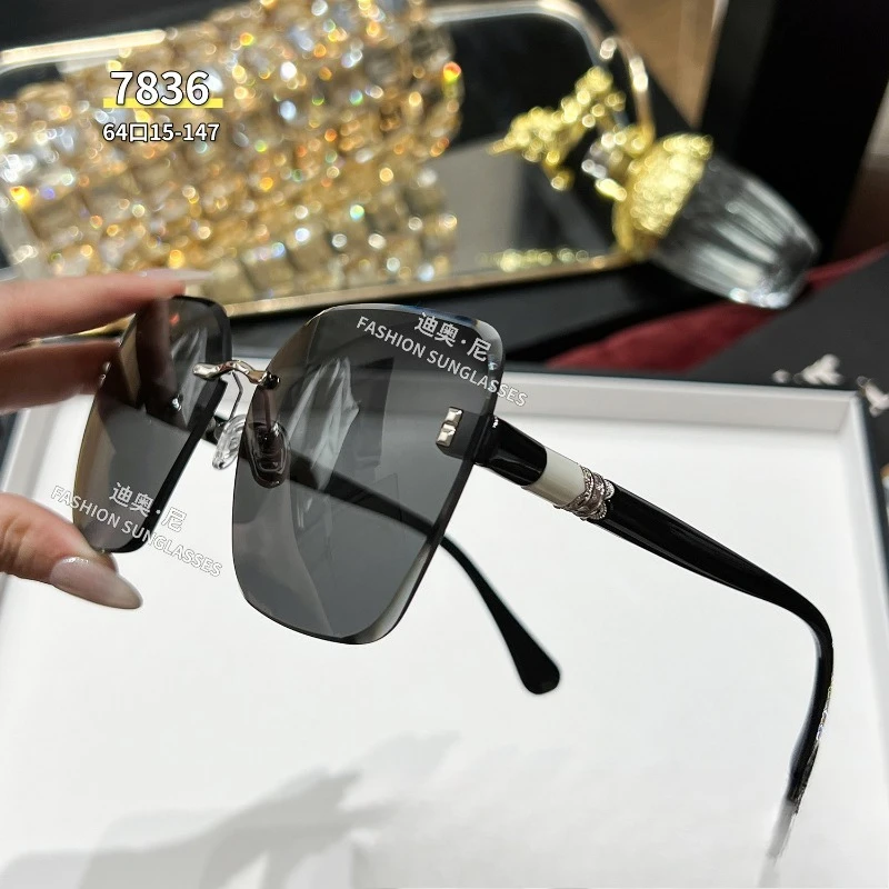 

​​2025 Crystal Cut Frameless Sunglasses UV400 Luxury Driving, Lightweight Chic Fashion for Women Daily & Outdoor​​