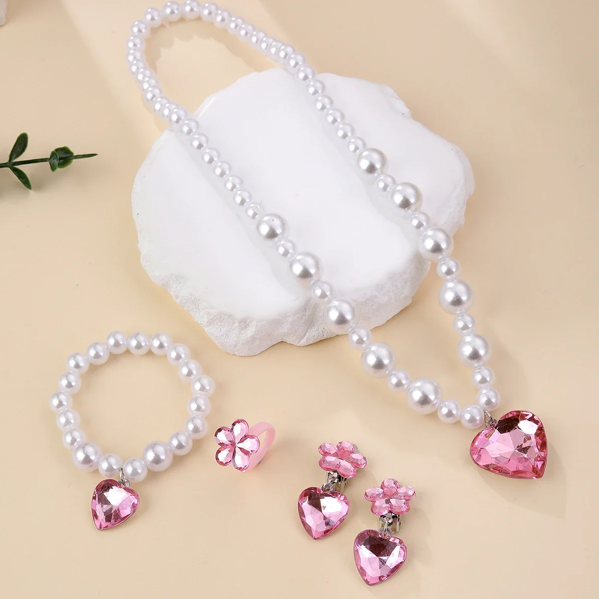 Conjunto de joyería de perlas de imitación para niños, collar, pulsera, pendientes con colgante de corazón, anillo, regalo para niñas, vestido de fiesta y juego de simulación, 5 uds.