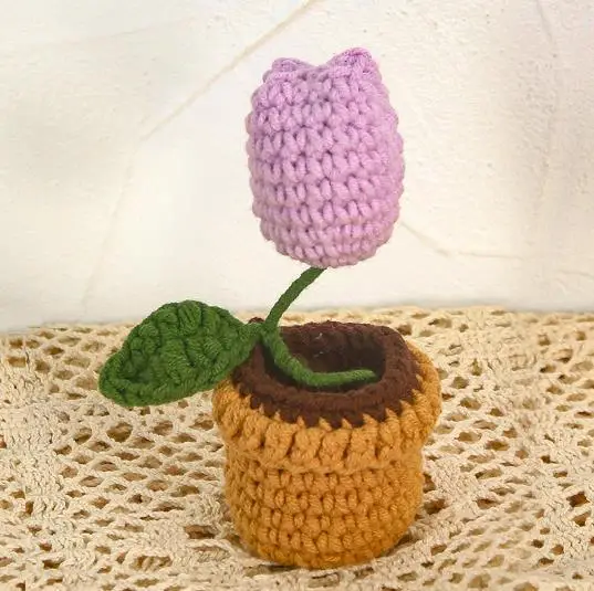 

Hand-Crochet Artificial Flowers Mini Potted Rose & Tulip Faux Flowers, Fake Flowers Office Decoration, Woolen Yarn Bonsai, Woole