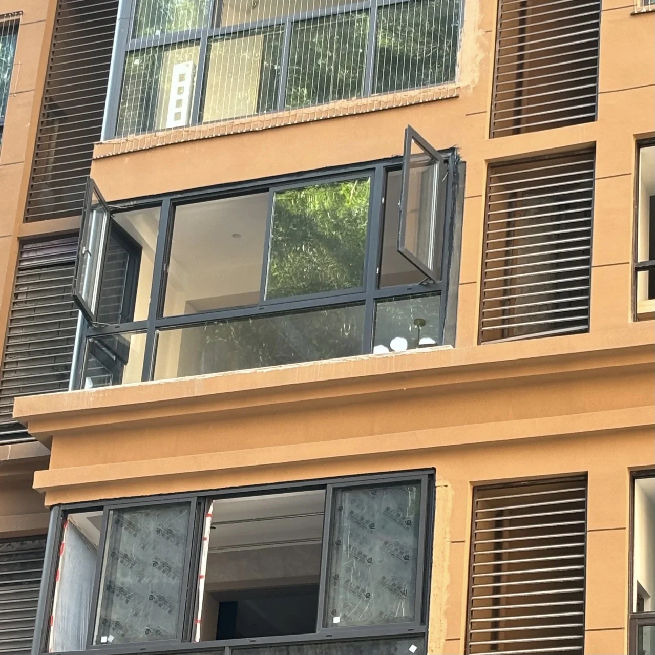 High Quality European Broken Bridge Aluminum Casement Louver Kitchen Hotel Window Double Tempered Low E Glass Window