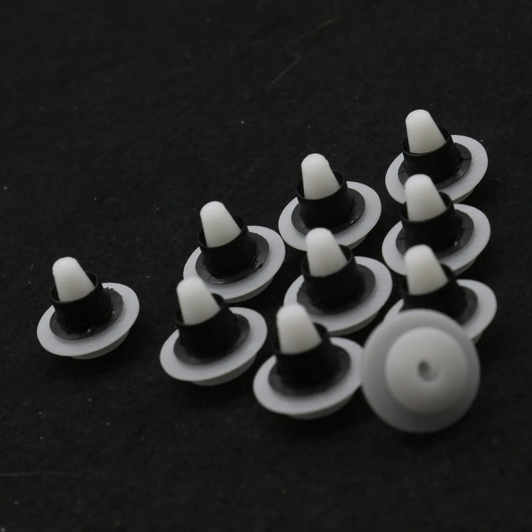 10 Pcs Door Trim Panel Retainer Clips With Black Grommet For Volkswagen And Audi 357-853-585-A White Nylon Fastener Push Pin