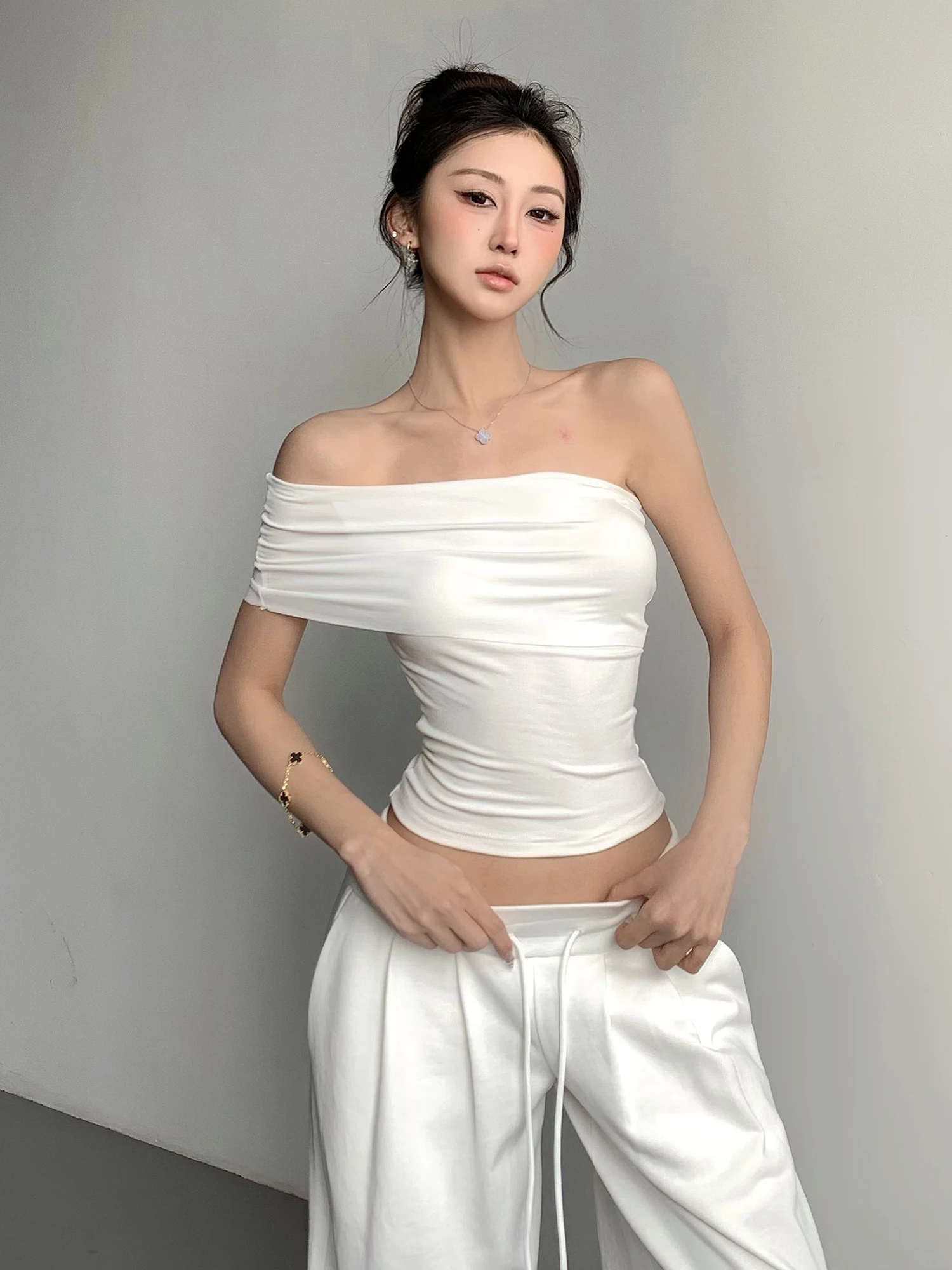 

Women's One-oulder Crop Top Strap Vest Pure Desire External Wear Pleated Inner Match Hot Girl Base Layer Tank Top