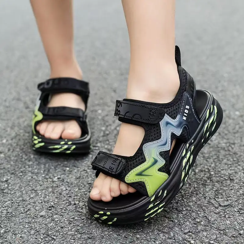 Kinder Sommer Outdoor Strand Sandalen Jungen Weiche Sohle Rutschfeste Anti Geruch Leichte Offene spitze Haken Casual Sport Sandalen