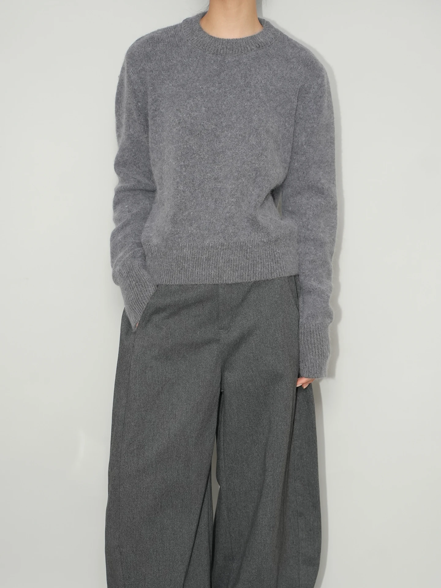 

Утепленный вязаный свитер из кроличьего пуха Airroom: универсальный, стройнящий, удлиненный, осенне-зимний топ для женщин, свободный крой