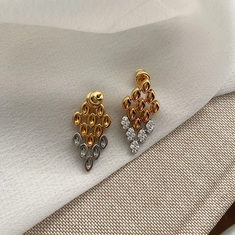 Thumbnail 4 - #26 Dangle Chain Earrings Comparison Guide