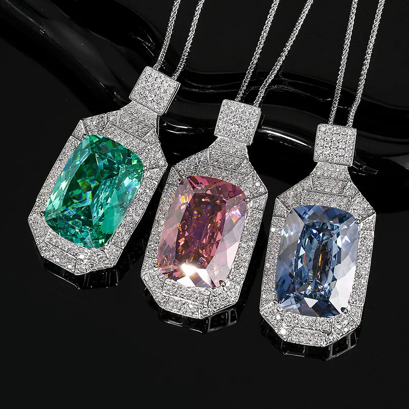 

Jewelry with copper base and gold plating, luxurious and elegant pendant necklace with a 20*28 main stone