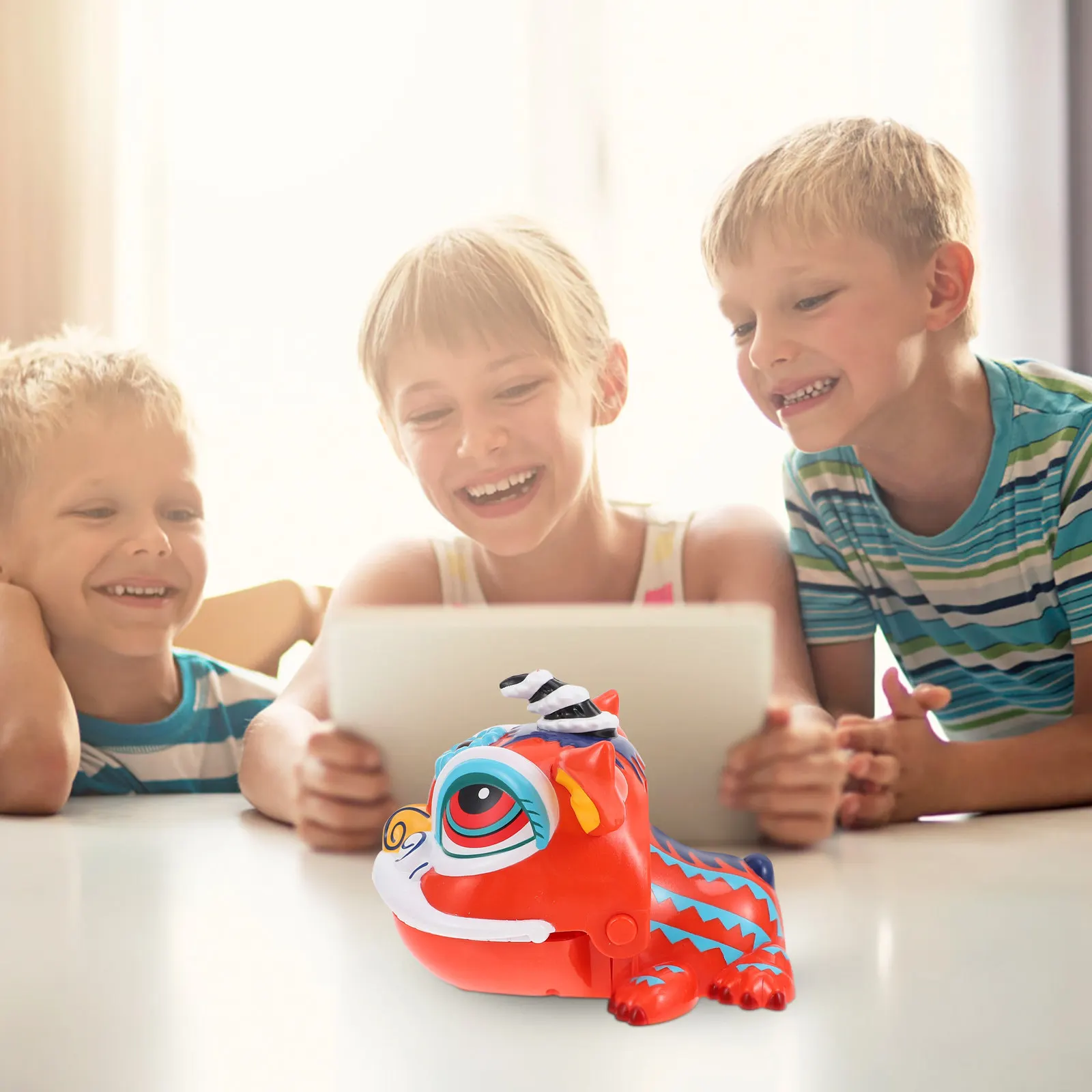 perfect-christmas-gift-kids-crazy-lion-toy-finger-biting-prank-childrens-games-tooth-cartoon-shape-practical