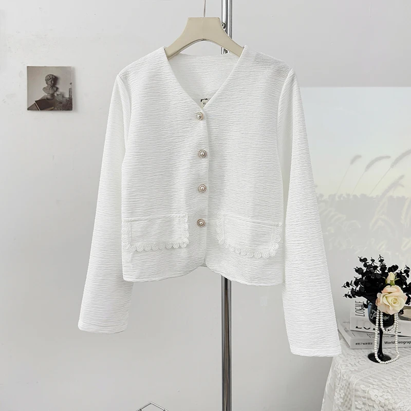 

Wedbleser Korean Retro Lace Patchwork V-neck Long Sleeved Shirt Summer 2025 Loose Age Reducing Single Breasted Versatile Top