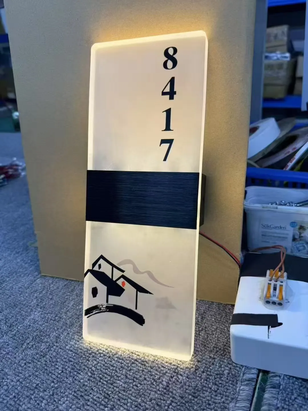 Modern Custom Glowing Acrylic Illuminated Clear Door Plate for Hotel Room Number and House Building