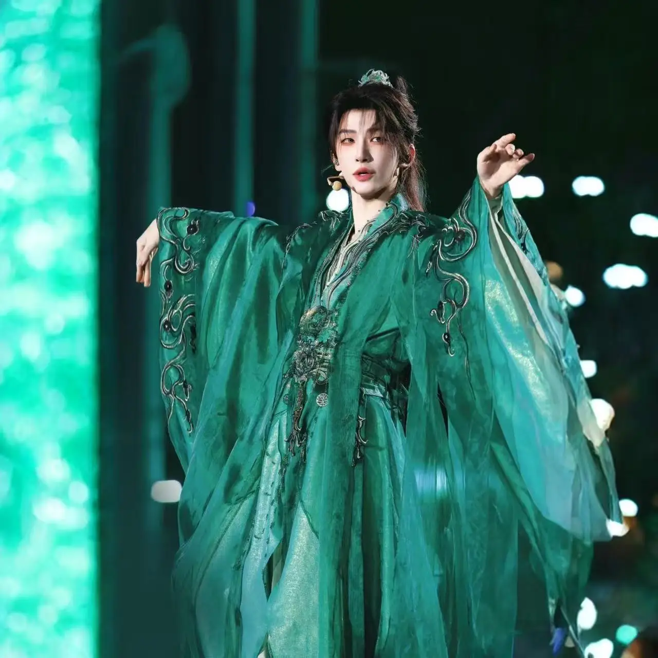 Halloween Series Hanfu Men Women Traditional Chinese Embroidered Clothing Green Heavy Industry Woven Robe Event Cosplay Costumes view 3
