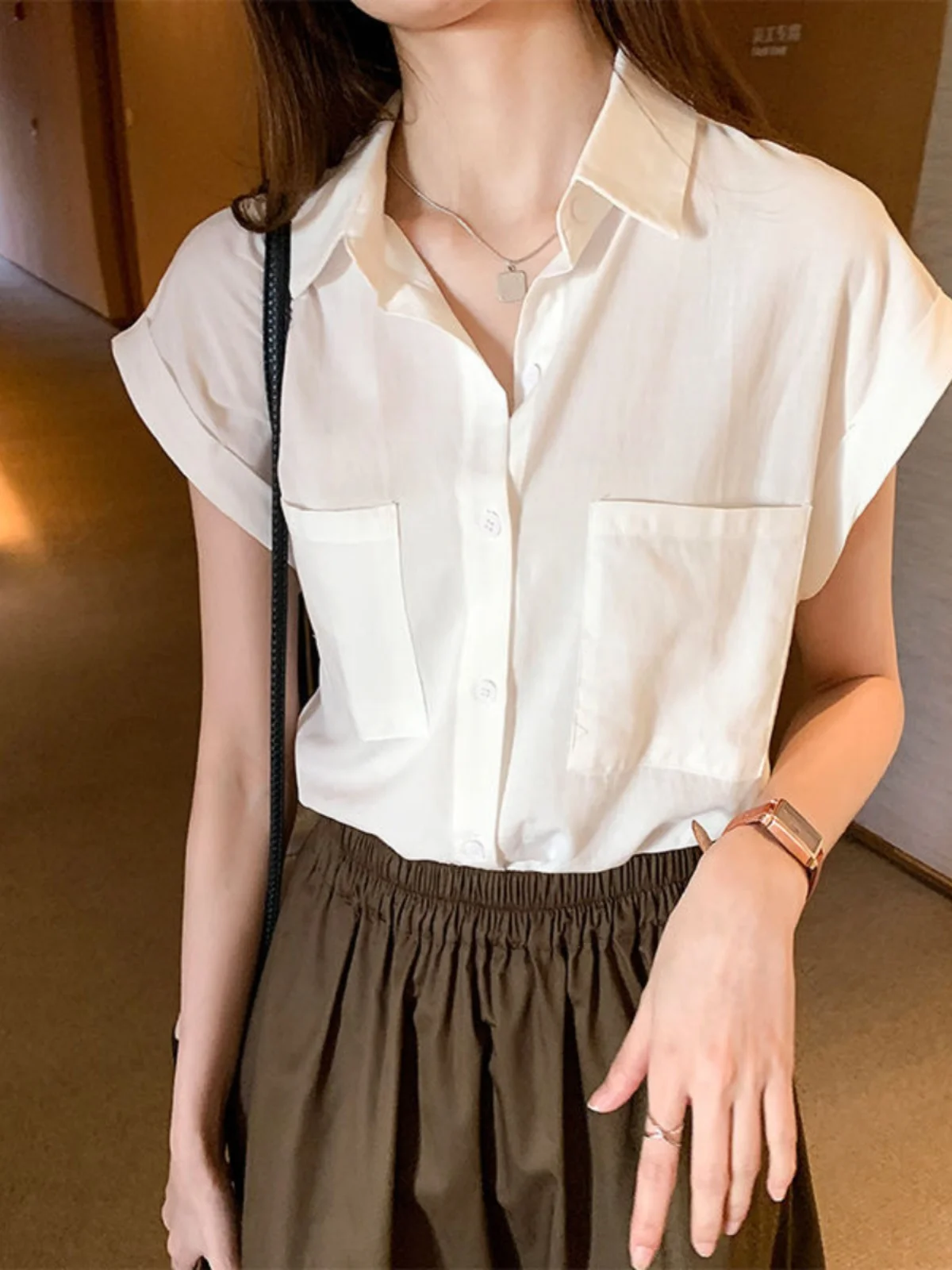 بلوزة نسائية صيفية بتصميم جديد من الشيفون باللون الأبيض irt ort Sve Hong Kong Sle بلوزة صغيرة الحجم قابلة للتناول